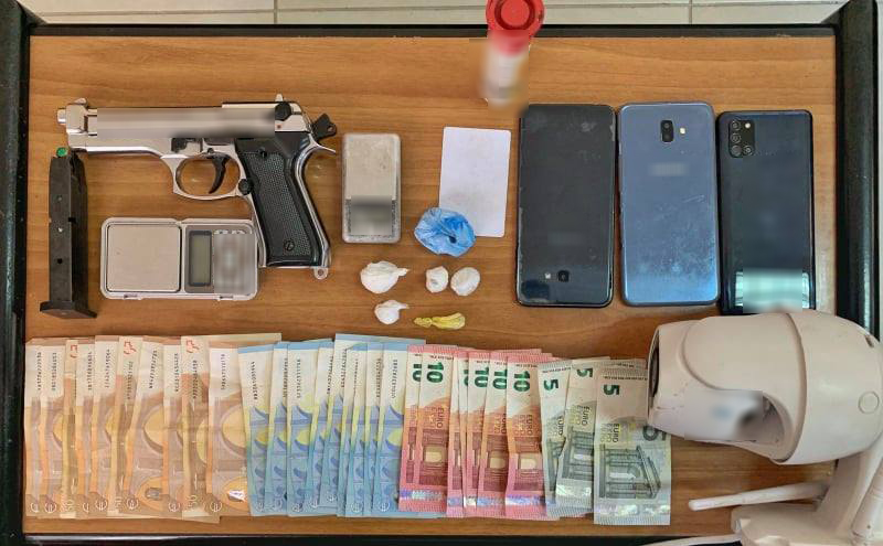 Συνελήφθησαν διακινητές ναρκωτικών στη Ζάκυνθο  Συνελήφθησαν διακινητές ναρκωτικών στη Ζάκυνθο