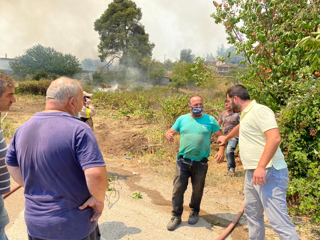Ανεξέλεγκτη η πυρκαγιά στην Εύβοια  Φάνης Σπανός: «Παλεύουμε να σώσουμε τον τόπο μας»-Ανεξέλεγκτη η πυρκαγιά στην Εύβοια pyrkagia07ayg211