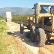 Ξεκινούν έργα αγροτικής οδοποιίας στους Δήμους Δελφών και Μακρακώμης agrotiki