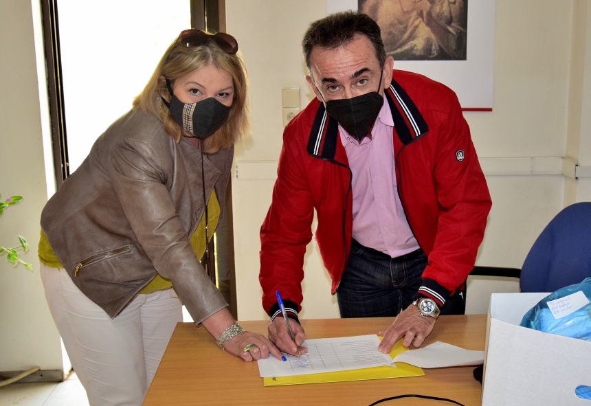 Ο Δήμος Λεβαδέων διένειμε μάσκες σε όλα τα σχολεία της Α/θμιας και Β/θμιας εκπαίδευσης DSC 2040