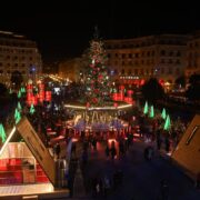 Θεσσαλονίκη: Φωταγωγήθηκε το Χριστουγεννιάτικο δέντρο στην Αριστοτέλους                                                                                                                 180x180