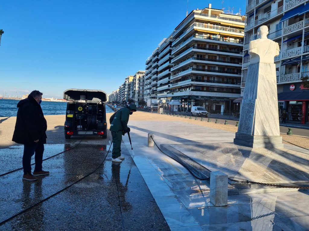 Ο Δήμος Θεσσαλονίκης καθαρίζει αγάλματα και μνημεία                         1024x768 1