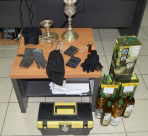 Σύλληψη διαρρήκτη που έκλεβε ναούς σε Πιερία, Λάρισα και Σέρρες                                                                                                                     300x276