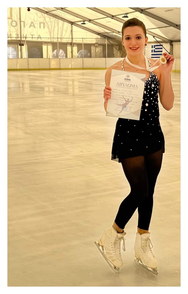 Πρωταθλήτρια Ελλάδας στο Καλλιτεχνικό Πατινάζ νεαρή με ρίζες από Δίστομο            1 654x1024