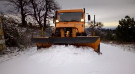 Ο Δήμος Κατερίνης καθαρίζει από χιόνια το οδικό δίκτυο ευθύνης του                                                                                                                            275x150