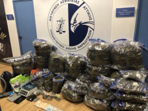 Συλλήψεις διακινητών ναρκωτικών στην Αττική                                                                                    300x225