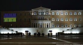 Με τη σημαία της Ουκρανίας φωταγωγείται απόψε η Βουλή των Ελλήνων IMG  26 02 2022 018 275x150