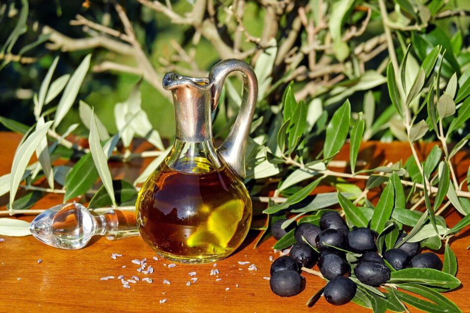 Πανελλήνιο Φεστιβάλ Ελαιολάδου και Επιτραπέζιας Ελιάς Καλαμάτας olive oil 950x633