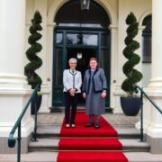 Αυστραλία: Συνάντηση της Λίνας Μενδώνη με την Κυβερνήτη της Βικτώριας Linda Dessau                                                                                                              Linda Dessau 180x180
