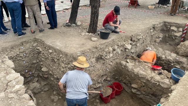 Φθιώτιδα: Ανασκαφές για μυκηναϊκό ανάκτορο στο κάστρο της Ακρολαμίας          5 0