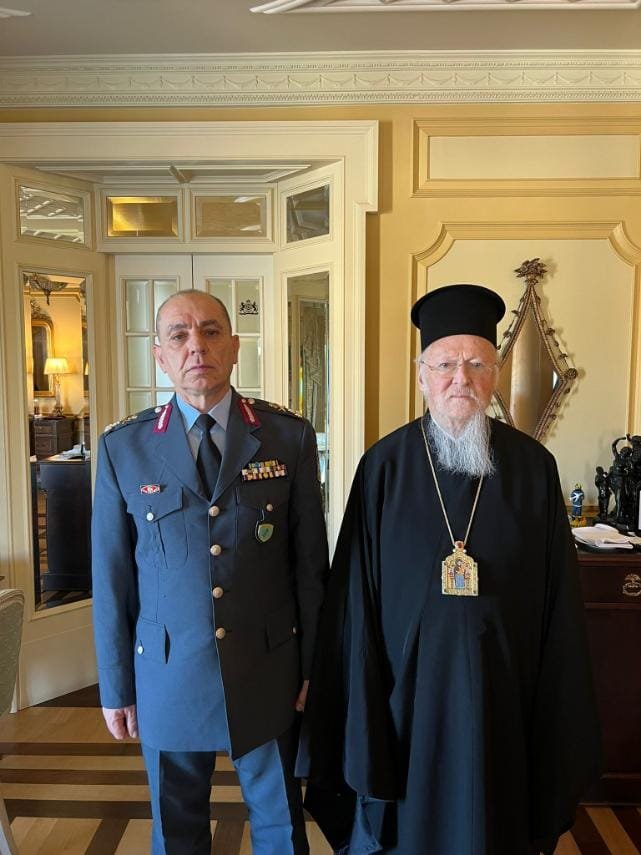 Συνάντηση του Αρχηγού της ΕΛ.ΑΣ. με τον Οικουμενικό Πατριάρχη Βαρθολομαίο 23062022arxigossynanthsh002