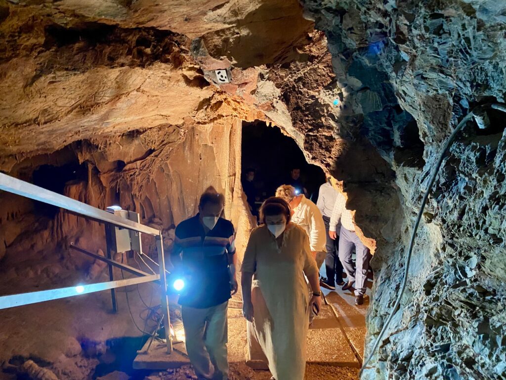 Χαλκιδική: Επισκέψιμο πάλι για το κοινό το 2023 το Σπήλαιο Πετραλώνων                                                           2 1024x768