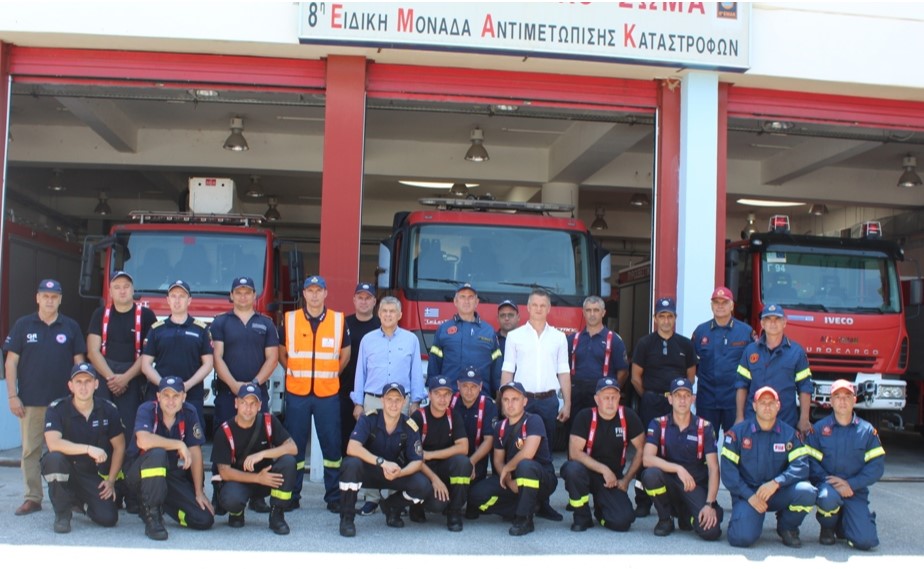 16 Βούλγαροι πυροσβέστες με 4 οχήματα στη Λάρισα για ενίσχυση της πυρόσβεσης 16                                                4                                                                                        2