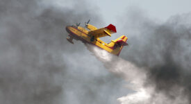 Μεγάλη πυρκαγιά στον Κουβαρά Αττικής Canadair CL415 275x150
