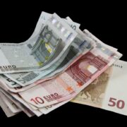 Ως τις 30 Σεπτεμβρίου 2022 η πληρωμή της ειδικής ασφαλιστικής εισφοράς του ΕΛΓΑ banknotes 1463132 1280 180x180