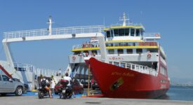 ΠΑΣΟΚ-ΚΙΝΑΛ: Ο Πρωθυπουργός δείχνει να αγνοεί τελείως τις τιμές των ακτοπλοϊκών και αεροπορικών εισιτηρίων και την τιμή της βενζίνης ferry boat 275x150
