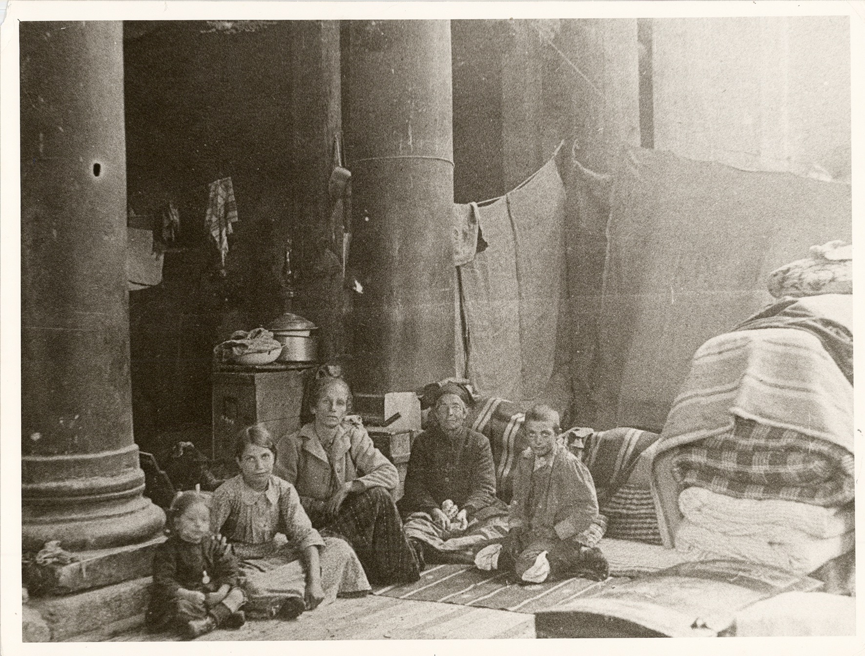 Έκθεση στη Ροτόντα με θέμα «Θεσσαλονίκη 1922: Μνημεία και Πρόσφυγες»                            2