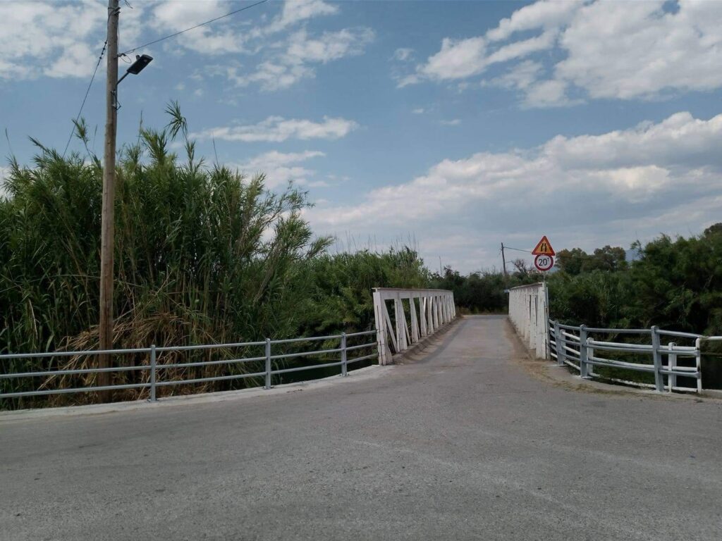 Τοποθέτηση στηθαίων ασφαλείας στο οδικό δίκτυο του Δήμου Καλαμάτας                                                                                                                              1 1024x768