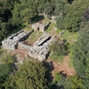 Εύβοια: Αρχαιολογική έρευνα στα αινιγματικά «σπίτια των δράκων»                                                                                                 1 180x180