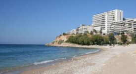 Δήμος Πειραιά: Κατάλληλες για κολύμβηση οι παραλίες Βοτσαλάκια και Φρεαττύδα                    275x150
