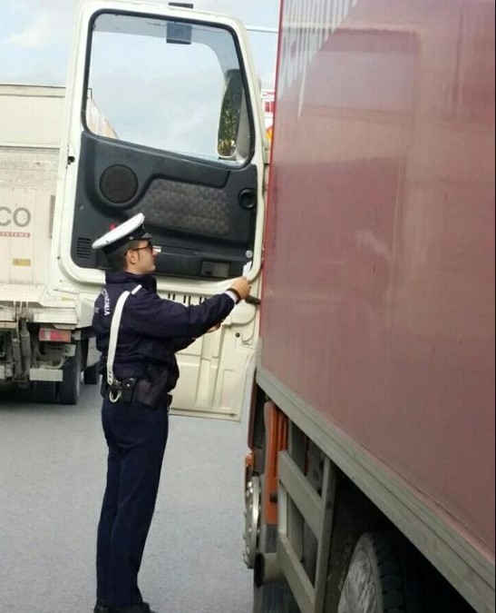Απαγόρευση κυκλοφορίας φορτηγών άνω των 3,5 τόνων κατά τον εορτασμό του Δεκαπενταύγουστου troxaia forthgo