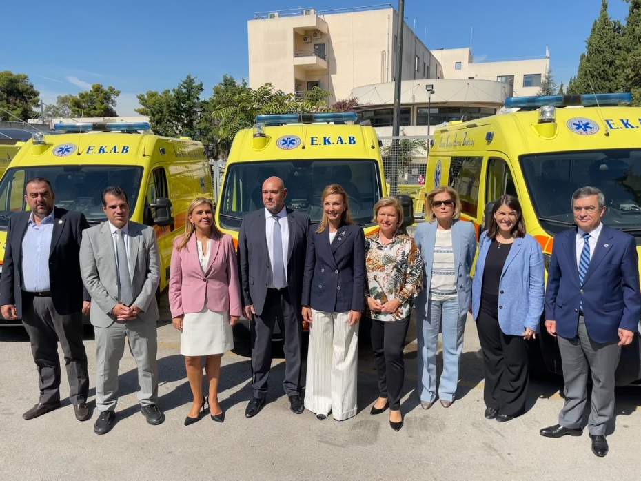 Ένωση Ελλήνων Εφοπλιστών Ένωση Ελλήνων Εφοπλιστών: Δωρεά στο ΕΚΑΒ 20 εξοπλισμένων ασθενοφόρων