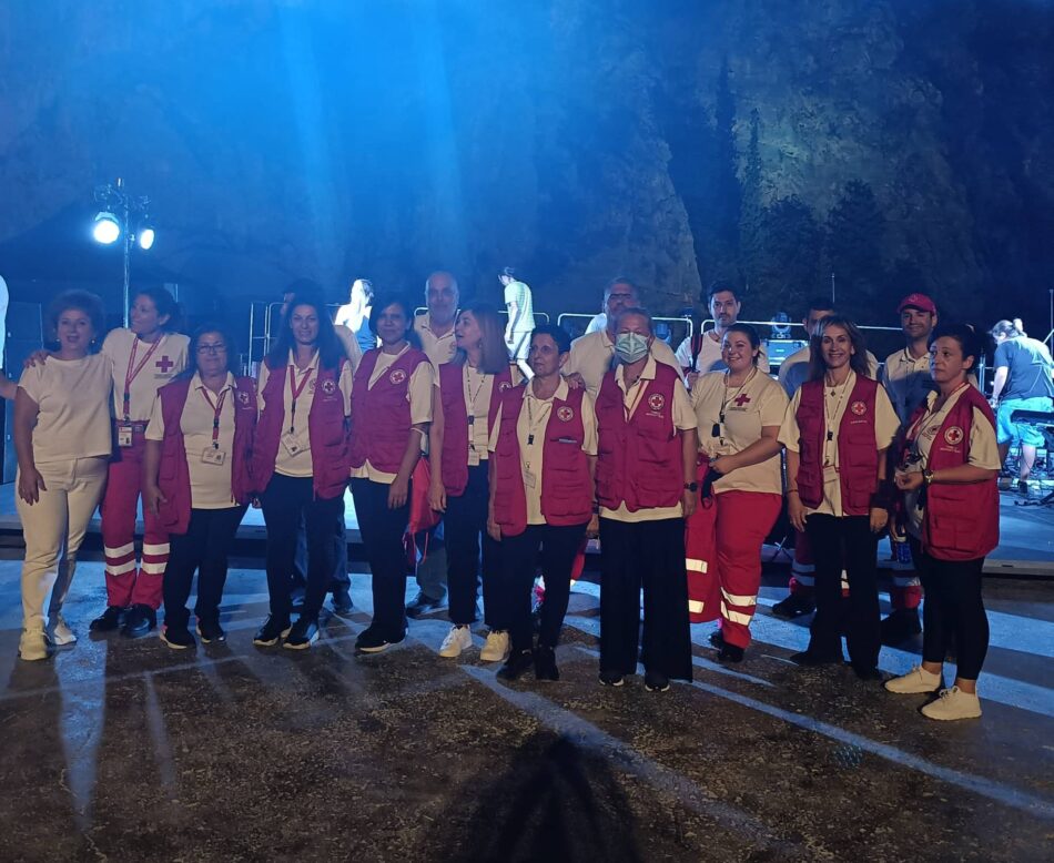 Ο Ερυθρός Σταυρός Λιβαδειάς υποστήριξε συναυλία του Γιάννη Πάριου                               950x778