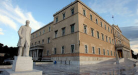 ΠΑΣΟΚ: Στη Βουλή οι απευθείας αναθέσεις υπηρεσιών φύλαξης στον ΟΣΕ vouli 12 275x150