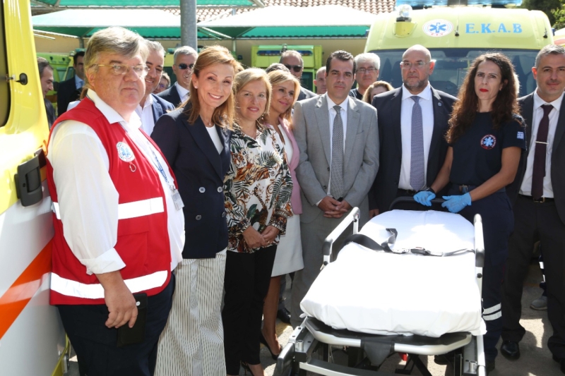 Ένωση Ελλήνων Εφοπλιστών Ένωση Ελλήνων Εφοπλιστών: Δωρεά στο ΕΚΑΒ 20 εξοπλισμένων ασθενοφόρων                                   2