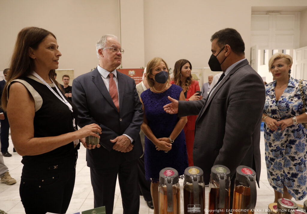 Ζάππειο Μέγαρο: Ο Πρόεδρος της Βουλής εγκαινίασε εκδηλώσεις προβολής προϊόντων της Ηπείρου IMG 2022 09 30 9 197 1024x714