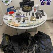 Θεσσαλονίκη: Συνελήφθησαν διακινητές ναρκωτικών με 1,5 κιλό κάνναβη                                                                                                15                         180x180