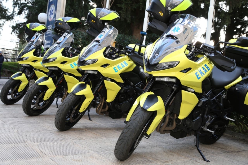 Δωρεά μοτοσικλετών, κρανών και γιλέκων στο ΕΚΑΒ