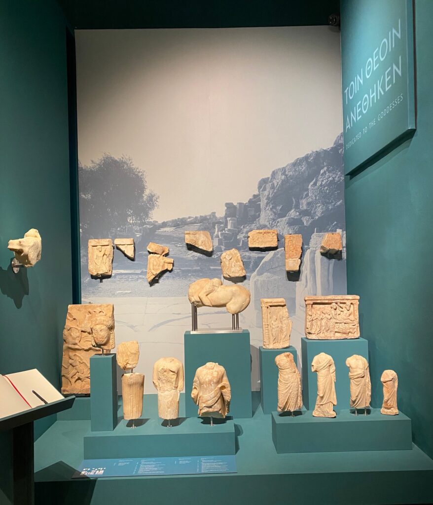 Εγκαινιάστηκε η επανέκθεση των αριστουργημάτων του Αρχαιολογικού Μουσείου Ελευσίνας                                                                      3 878x1024