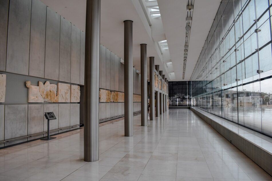 Λίνα Μενδώνη: Τολμάμε να αλλάξουμε τη μουσειακή πολιτική μετά από 150 χρόνια Acropolis Museum 950x633