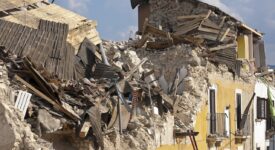 Λέσβος: Από τη Δευτέρα αυτοψίες στις πληγείσες από το σεισμό περιοχές seismos 45 275x150