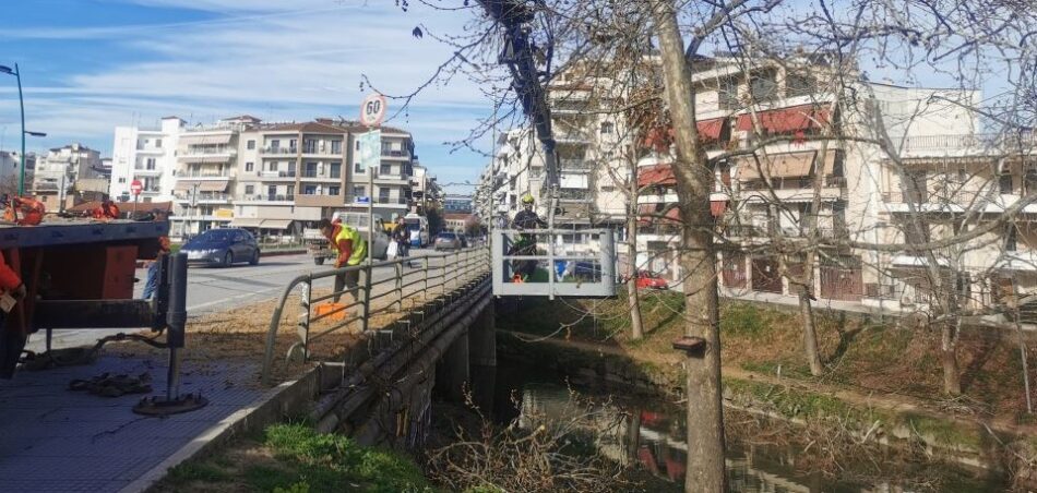 Τρίκαλα: Εργασίες κλαδέματος στις όχθες του Ληθαίου ποταμού                                                                                                                950x452
