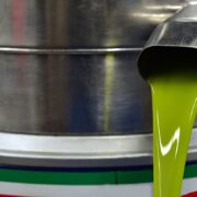 Αχαΐα: Εξιχνίαση κλοπής 8 τόνων ελαιολάδου olive oil 3803133 1280 180x180