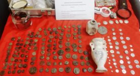 Συνελήφθη αρχαιοκάπηλος που προσπάθησε να στείλει στη Γερμανία πλήθος αρχαίων αντικειμένων                                                                                                                                                                            275x150