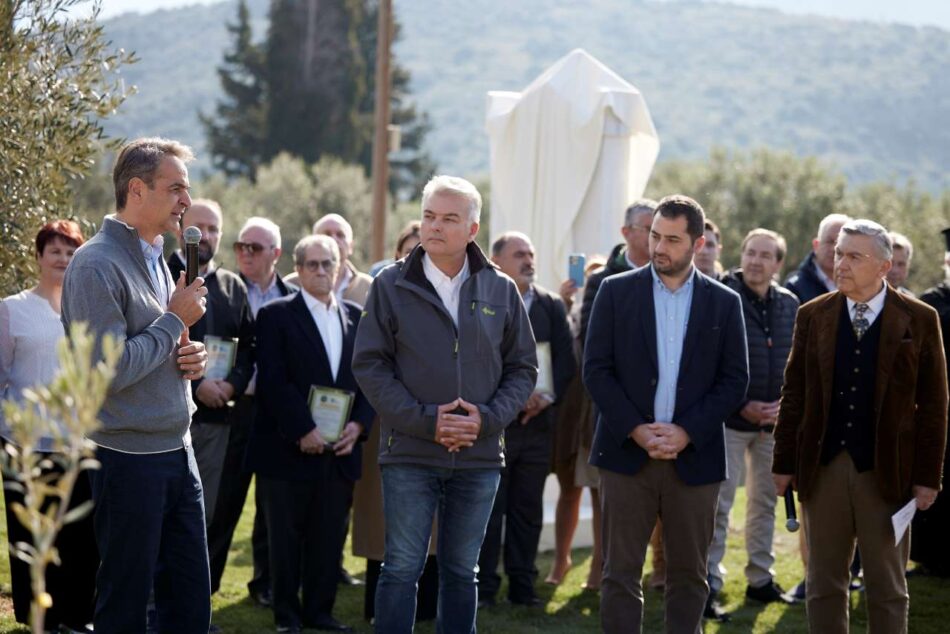 Στην Άμφισσα ο Πρωθυπουργός κ. Κ. Μητσοτάκης σε συμβολική εκδήλωση για την αναγέννηση του ιστορικού 23 04 29 0014  DPD86599 950x634