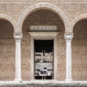 Πρόσκληση ενδιαφέροντος για τη Διεθνή Καλλιτεχνική Έκθεση της Biennale Βενετίας 2024 Grecia 180x180