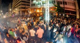 Πειραιάς: Χιλιάδες κόσμου διασκέδασαν στο μεγαλύτερο Street Party της χώρας Street Party                         275x150