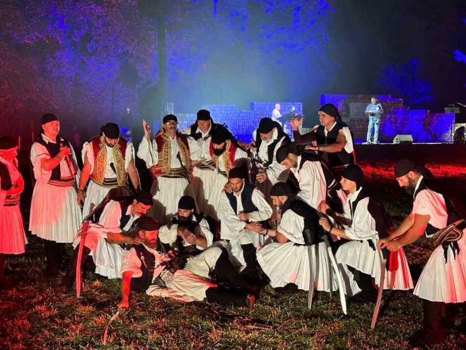 Καρπενήσι: Καθήλωσε το μουσικό έργο “Δειλινό και Άγιο Φως” του Δημήτρη Μαραμή στα φετινά Μποτσάρεια        950x713