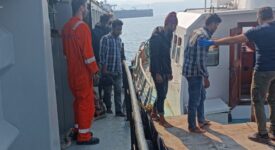 Εντοπισμός και διάσωση 21 ατόμων και σύλληψη των διακινητών τους 80 χλμ. ΝΔ της Πύλου                                            21                                                                         80