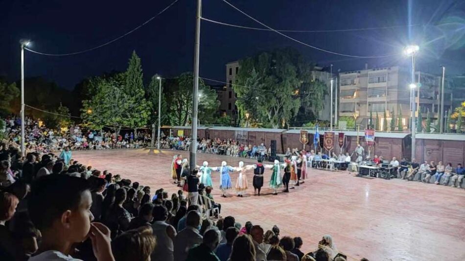 Πλήθος κόσμου στο 2ο Αντάμωμα Παραδοσιακών Χορών Δήμου Καλαμάτας                                  2                                                                                      950x534