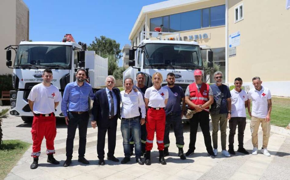 Ο Ελληνικός Ερυθρός Σταυρός παρέδωσε 3 πυροσβεστικά οχήματα στους Δήμους Ραφήνας-Πικερμίου και Μαραθώνα 3633 950x589