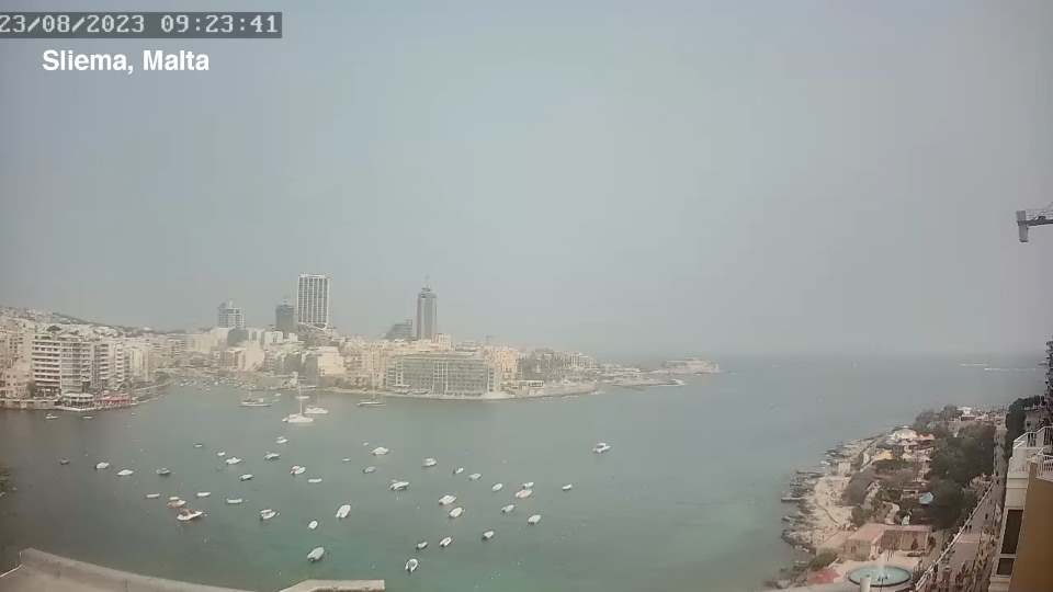 Μάλτα και Σικελία καλυμμένες από τον καπνό των δασικών πυρκαγιών της Ελλάδας Sliema Malta