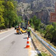 Ξεκινούν εργασίες σε οδικούς άξονες του Δήμου Δελφών odiko