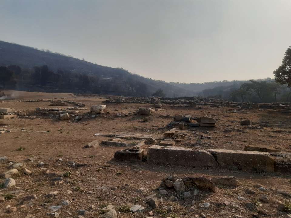 Ενημέρωση σχετικά με τη φωτιά στον αρχαιολογικό χώρο της Αρχαίας Ζώνης στον Έβρο zimies pou prokalese i fwtia  arxaiologiko xwro tis Arxaias Zwnis 4
