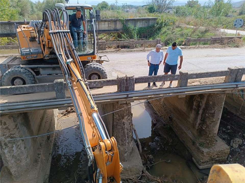 Καρδίτσα: Εργασίες καθαρισμού στους ποταμούς Φαρσαλίτη και Καλέντζη