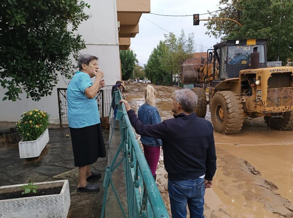 Η Περιφέρεια Θεσσαλίας καθαρίζει δρόμους και ρέματα στις πληγείσες περιοχές                                                                                                                                               950x707